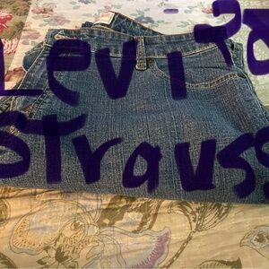 Size 18 ladies jeans, Levi Strauss is a 16 medium